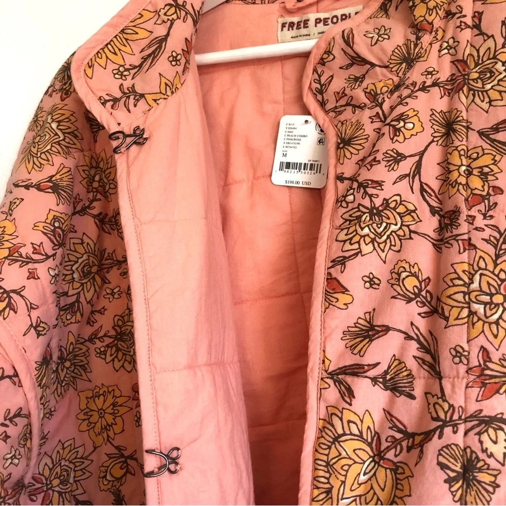 NWT Free People Chloe Quilted Dolman Jacket in Peach Combo Floral Size Medium - Picture 6 of 12
